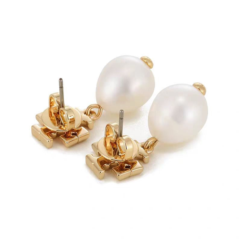 Natural pearl earrings simple classic Baroque natural autumn and winter high-grade earrings