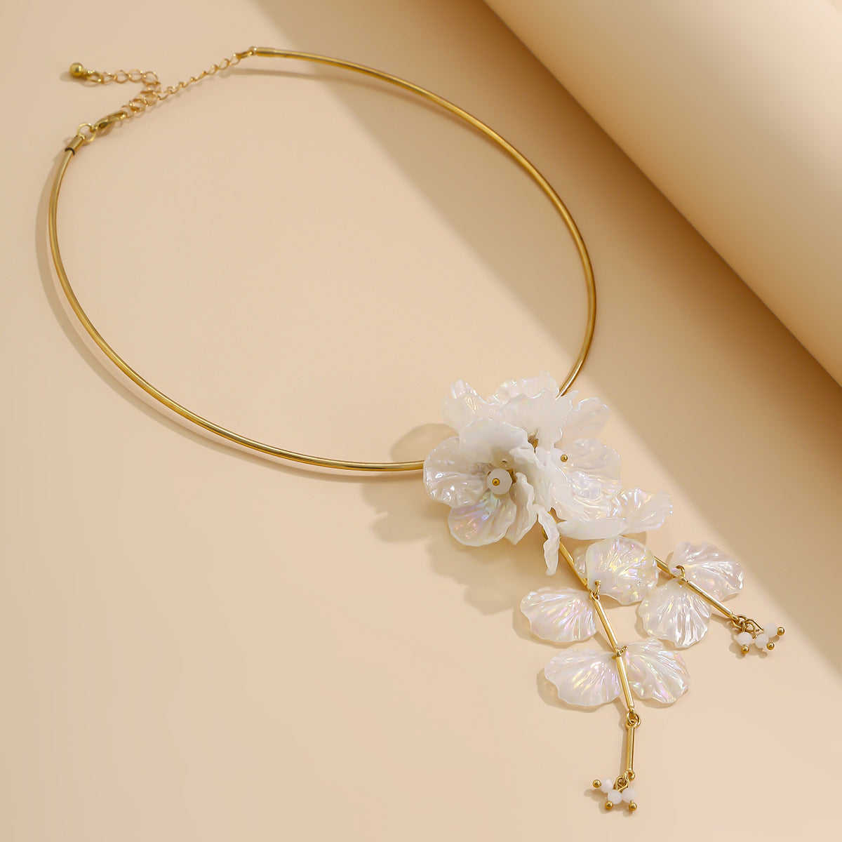 Fashion Sense Magic CCB Flower Necklace sweet simple metal clavicle chain