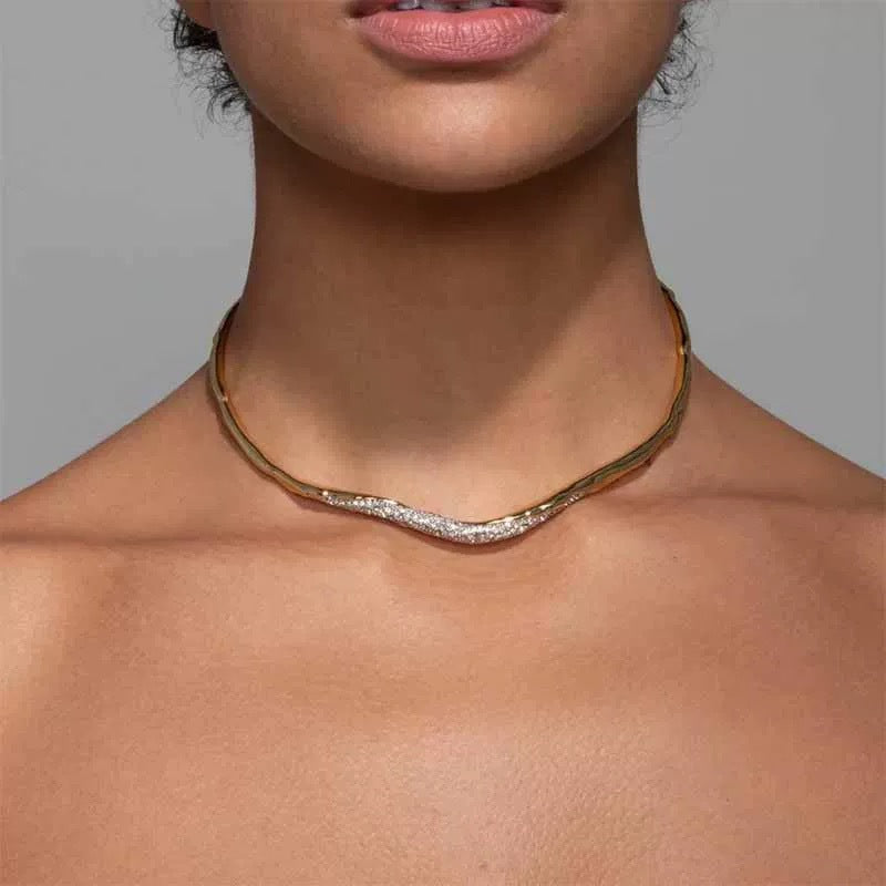 Simple personality light luxury temperament metal irregular lava flash diamond collar high sense choker necklace