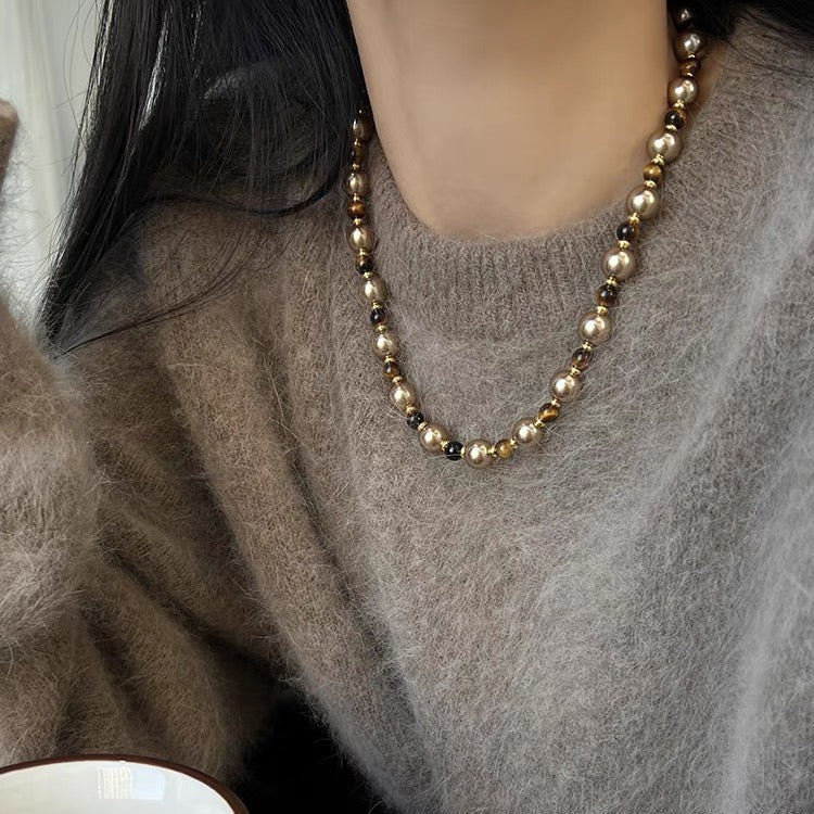 Autumn and winter Maillard Tiger Eye stone Mocha gold brown Shi Jia pearl necklace women's choker superior sense folded sweater chain long