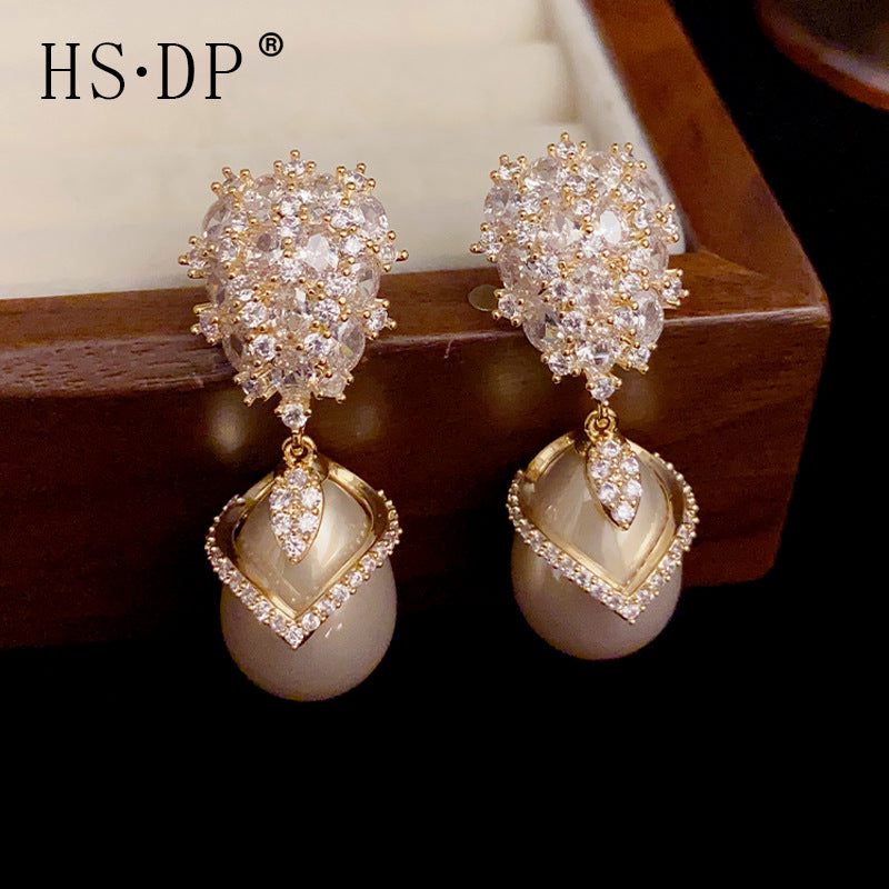 Temperament light luxury champagne color pearl zircon earrings for women shining style retro high sense earrings